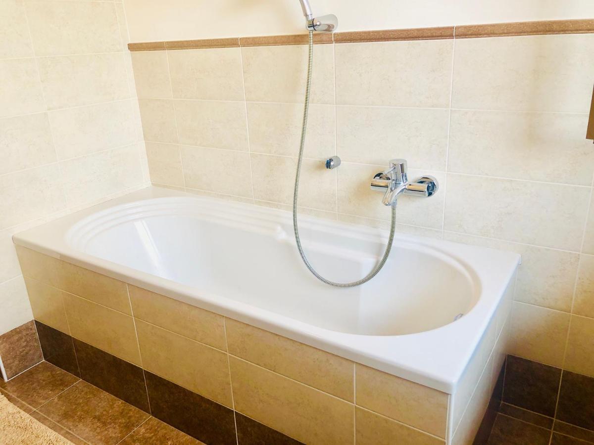 Domaso Central Apartment エクステリア 写真